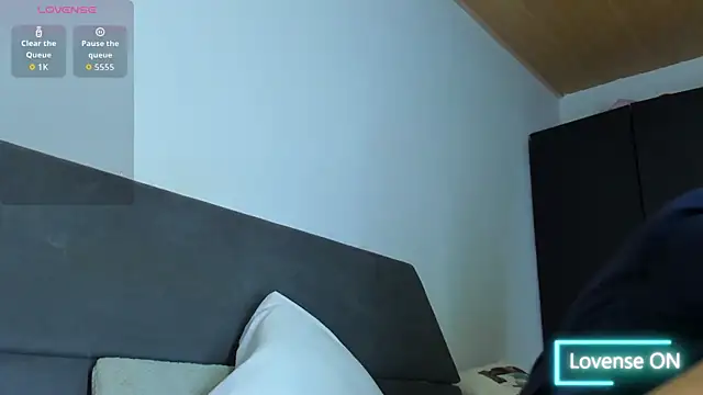 jhonyalzate2 online show from November 2025 03:05:01 AM