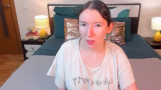 Snapshot of CatherineWalls chatting on February 2026 04:11:01 AM CatherineWalls online show from February 2026 04:11:01 AM