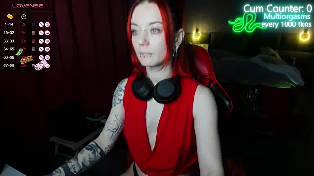 Snapshot of MaxPhoenixx chatting on December 2024 01:57:02 PM MaxPhoenixx online show from December 2024 01:57:02 PM