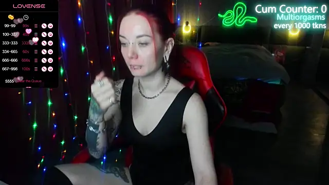 Snapshot of MaxPhoenixx chatting on February 2025 04:53:02 AM MaxPhoenixx online show from February 2025 04:53:02 AM