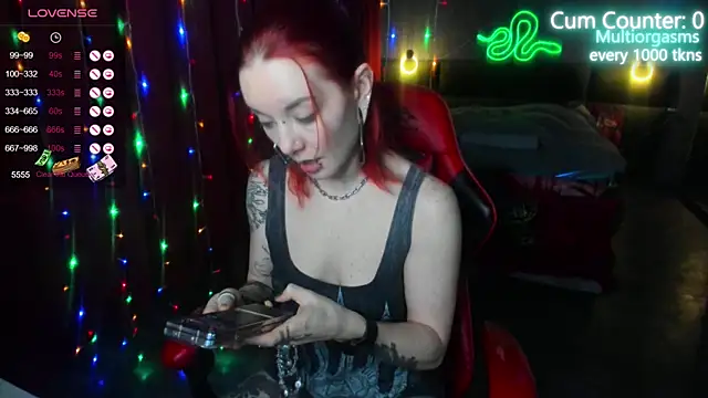 Snapshot of MaxPhoenixx chatting on February 2025 09:42:02 PM MaxPhoenixx online show from February 2025 09:42:02 PM