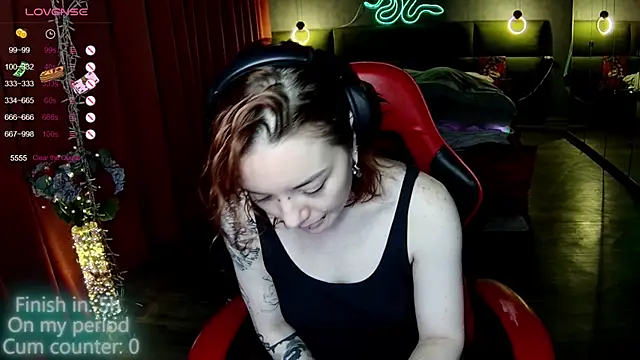 Snapshot of MaxPhoenixx chatting on October 2025 07:12:01 PM MaxPhoenixx online show from October 2025 07:12:01 PM