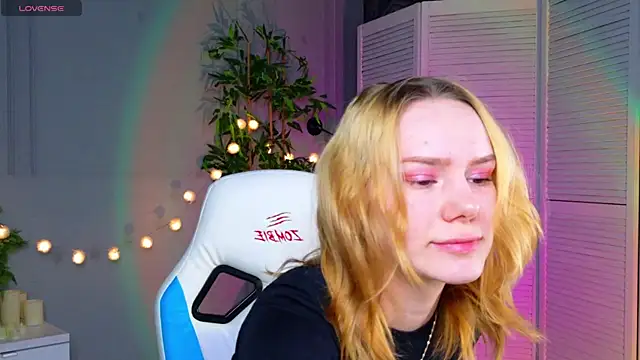 Ramona    online show from April 2026 01:27:02 PM