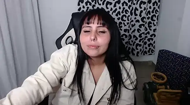 Snapshot of valeska69col chatting on January 2025 05:43:02 AM valeska69col online show from January 2025 05:43:02 AM