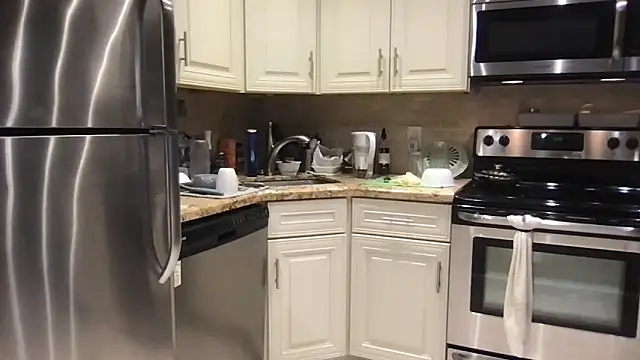 BigGuyMuscle online show from November 2025 09:48:02 AM