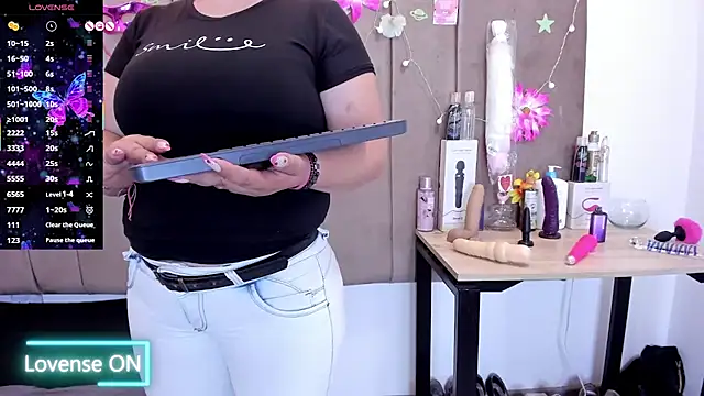 Zaly mature online show from September 2025 02:00:02 AM