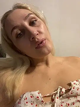 YourBlondee online show from November 2025 02:12:02 AM