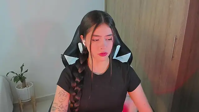 iriswest  online show from February 2025 10:18:01 PM