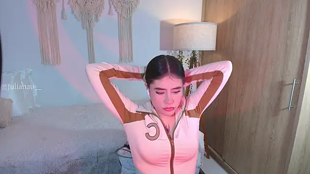 iriswest  online show from November 2025 12:31:02 AM