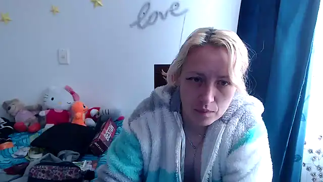 Snapshot of kittykalor09 chatting on December 2024 02:27:01 PM kittykalor09 online show from December 2024 02:27:01 PM