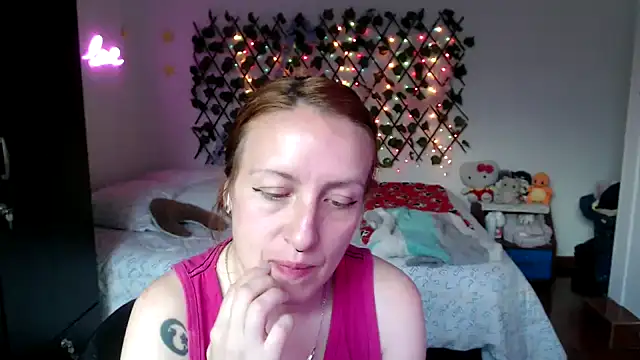 kittykalor09 online show from February 2026 03:27:02 PM