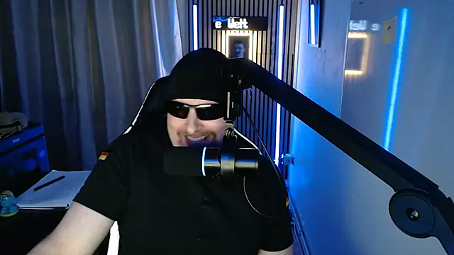 DerPornoPete online show from November 2025 08:30:01 PM