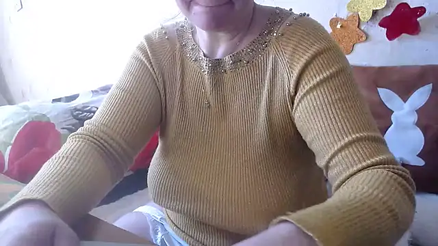 Snapshot of QueenLana chatting on February 2025 08:17:01 AM QueenLana online show from February 2025 08:17:01 AM