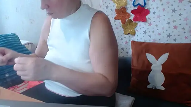 Snapshot of QueenLana chatting on November 2025 09:53:01 AM QueenLana online show from November 2025 09:53:01 AM