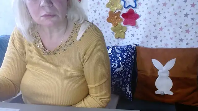 Snapshot of QueenLana chatting on December 2025 11:25:02 AM QueenLana online show from December 2025 11:25:02 AM