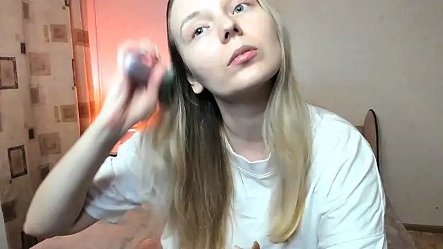 Snapshot of Vivian_Davis chatting on March 2025 06:05:02 PM Vivian Davis online show from March 2025 06:05:02 PM