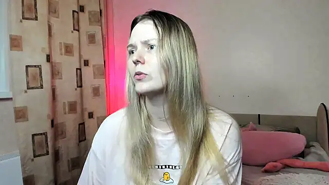 Snapshot of Vivian_Davis chatting on March 2025 06:37:02 PM Vivian Davis online show from March 2025 06:37:02 PM