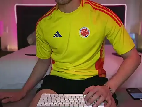 mcklister kinky feets online show from March 2026 04:18:02 PM