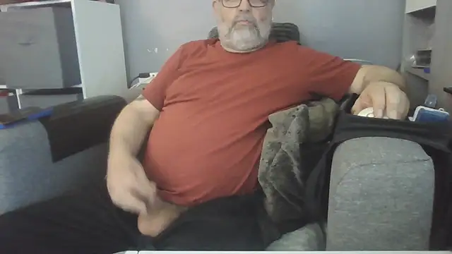 Snapshot of Naturistmale45 chatting on April 2026 11:53:02 AM Naturistmale45 online show from April 2026 11:53:02 AM