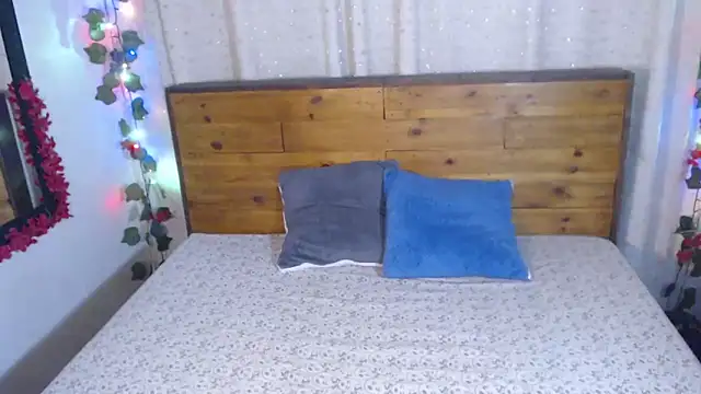 NikkieMilky online show from March 2026 01:31:02 AM