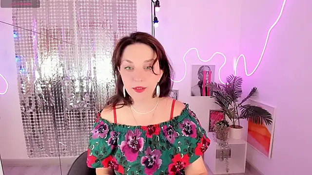 Snapshot of MargaretFatal chatting on July 2026 05:33:01 AM MargaretFatal online show from July 2026 05:33:01 AM