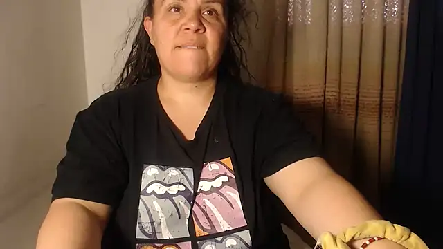 agathamiller01 online show from April 2026 10:34:02 PM