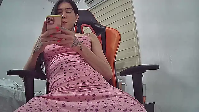 EvaTiffany online show from January 2026 12:46:01 AM