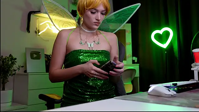 Snapshot of MrsTenderBeast chatting on September 2025 03:13:02 PM MrsTenderBeast online show from September 2025 03:13:02 PM