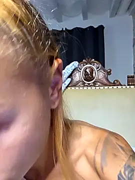 Snapshot of kylie_blck chatting on October 2025 04:37:01 PM kylie blck online show from October 2025 04:37:01 PM