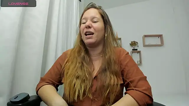 Snapshot of tamy_shine87 chatting on February 2025 02:37:01 AM tamy shine87 online show from February 2025 02:37:01 AM