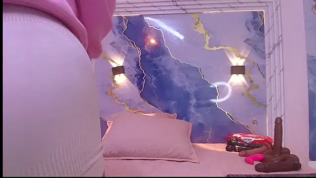 lorrayne  online show from October 2025 12:08:02 PM