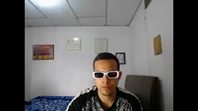 Snapshot of Oliver_Wilding chatting on March 2026 03:18:01 PM Oliver Wilding online show from March 2026 03:18:01 PM