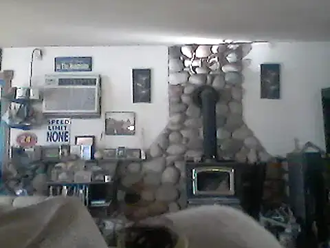 Snapshot of CROSSCOUNTRY1 chatting on December 2024 04:12:02 PM CROSSCOUNTRY1 online show from December 2024 04:12:02 PM