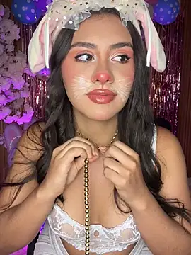 Ambar pe  online show from April 2026 02:32:01 AM