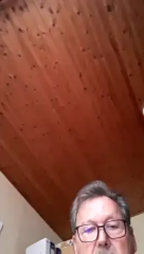 Snapshot of Einhorn527 chatting on December 2025 12:10:01 PM Einhorn527 online show from December 2025 12:10:01 PM