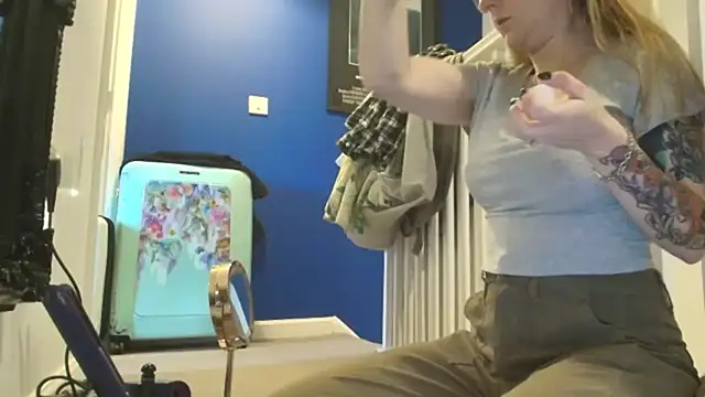 Snapshot of short_sweetpea chatting on October 2025 11:42:01 AM short sweetpea online show from October 2025 11:42:01 AM