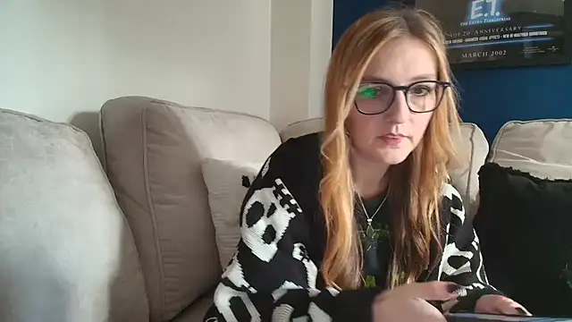 Snapshot of short_sweetpea chatting on October 2025 11:28:01 AM short sweetpea online show from October 2025 11:28:01 AM