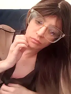 Snapshot of LouGabriel chatting on January 2025 06:00:01 PM LouGabriel online show from January 2025 06:00:01 PM