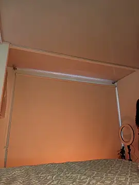 Lucy Marin online show from December 2025 04:57:02 PM