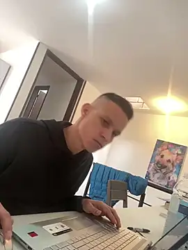 Snapshot of yequeal chatting on March 2025 05:34:02 PM yequeal online show from March 2025 05:34:02 PM