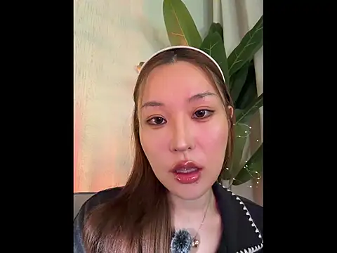 Snapshot of sphynx-_- chatting on October 2025 01:57:02 PM sphynx- - online show from October 2025 01:57:02 PM