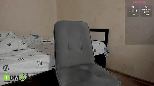 Snapshot of Model_Mike chatting on January 2025 04:39:02 AM Model Mike online show from January 2025 04:39:02 AM