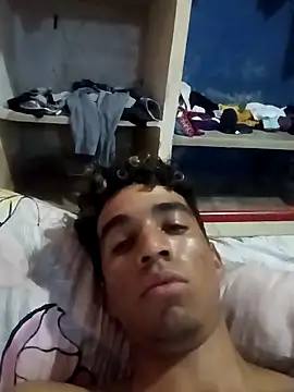 Snapshot of riggijaviersalas chatting on October 2025 11:39:02 PM riggijaviersalas online show from October 2025 11:39:02 PM