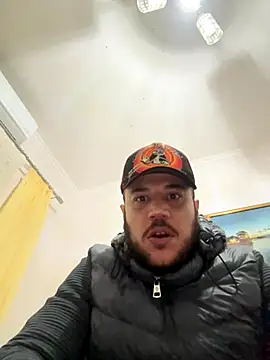 Snapshot of 1Aleks13 chatting on October 2025 12:05:02 AM 1Aleks13 online show from October 2025 12:05:02 AM