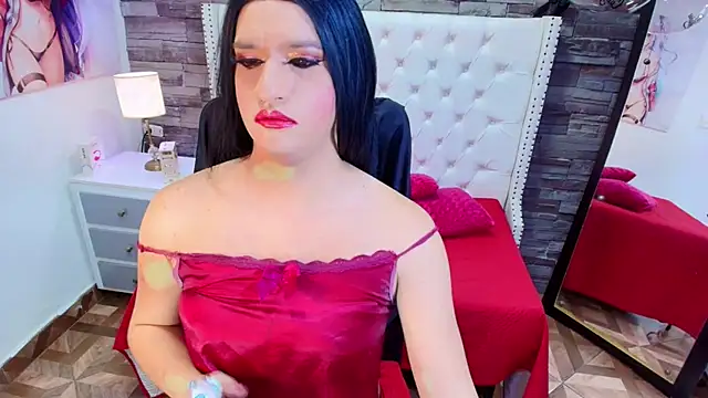 TRINY TS online show from November 2025 09:24:02 PM