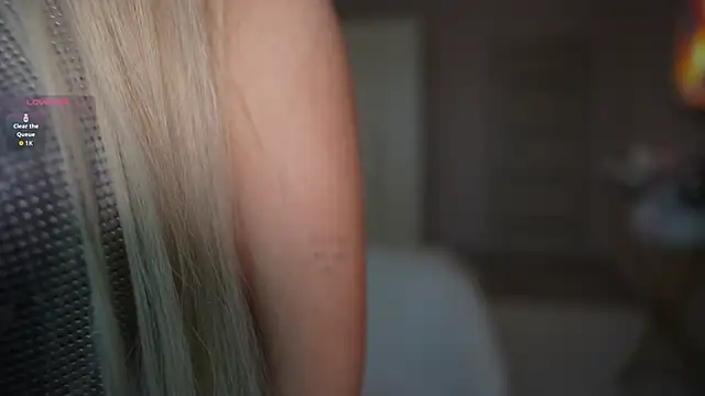 CatchMe1 online show from November 2025 05:42:01 AM