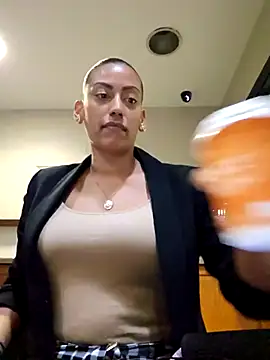 Snapshot of Nikkierosee chatting on March 2025 11:47:02 PM Nikkierosee online show from March 2025 11:47:02 PM