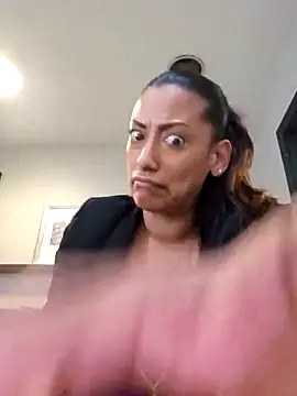 Snapshot of Nikkierosee chatting on March 2025 07:15:01 PM Nikkierosee online show from March 2025 07:15:01 PM