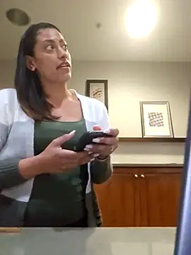 Snapshot of Nikkierosee chatting on March 2025 12:47:02 AM Nikkierosee online show from March 2025 12:47:02 AM