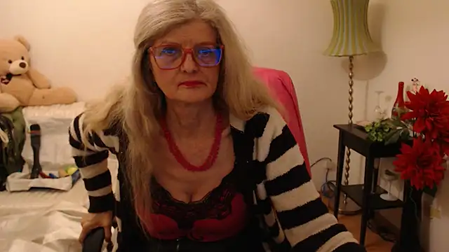 Snapshot of BlairFort chatting on January 2025 08:29:01 PM BlairFort online show from January 2025 08:29:01 PM